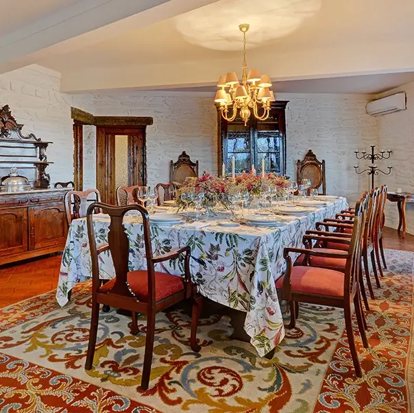 Casa-redonda-mesa-jantar